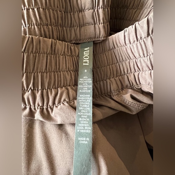 Like New: Vuori Villa Vibes Wideleg Pant Espresso Small Regular - Picture 7 of 8